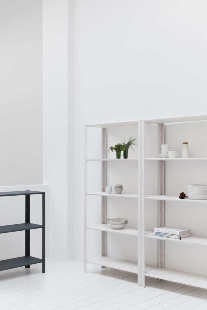 PLUG SHELF - Massivholzmöbel aus nachhaltig bewirtschafteten Wäldern vom deutschen Unternehmen STATTMANN