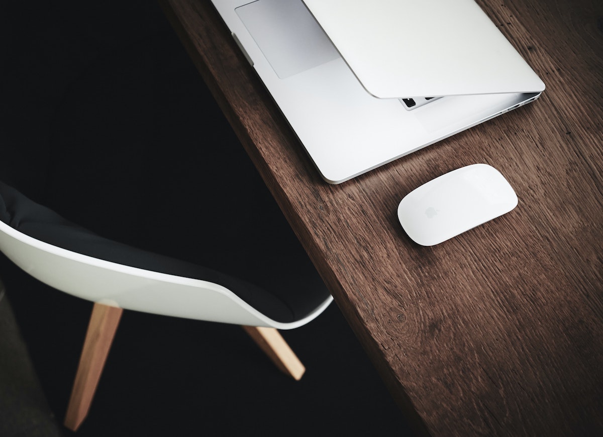 Minimalistisch Wohnen - dazu gehört auch das Homeoffice